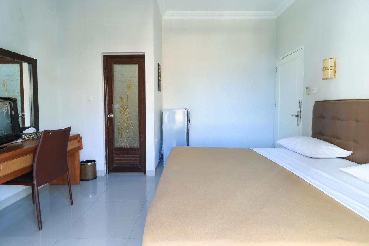 Ge Jacmart Homestay Makassar Buitenkant foto